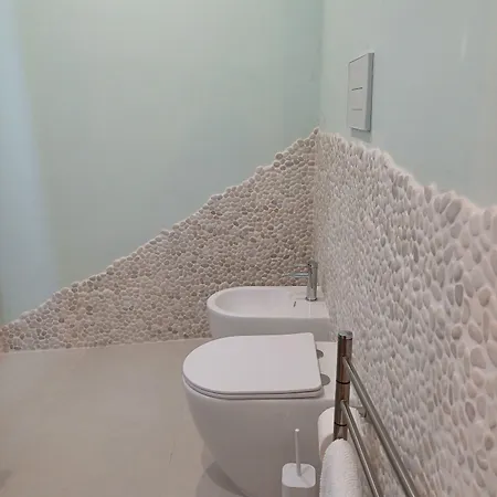 Difronte Palatina Chapel 4*