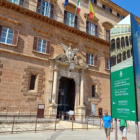 Difronte Palatina Chapel Guest house 4*